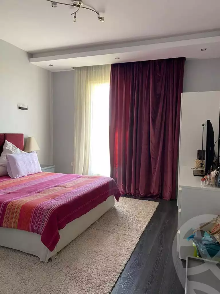 https://aqarmap.com.eg/ar/listing/3951426-for-rent-cairo-el-sheikh-zayed-city-compounds-in-sheikh-zayed-royal-meadows