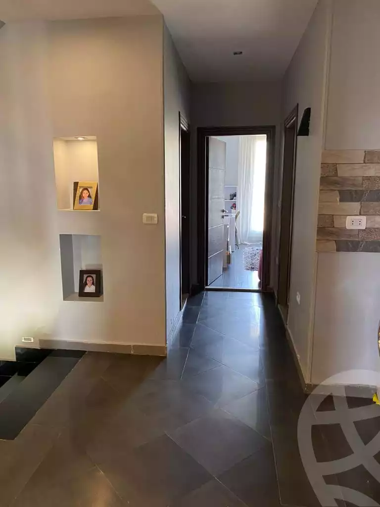 https://aqarmap.com.eg/ar/listing/3951426-for-rent-cairo-el-sheikh-zayed-city-compounds-in-sheikh-zayed-royal-meadows