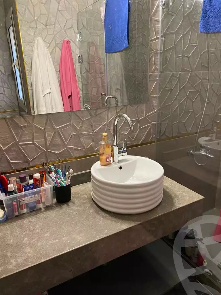 https://aqarmap.com.eg/ar/listing/3951426-for-rent-cairo-el-sheikh-zayed-city-compounds-in-sheikh-zayed-royal-meadows