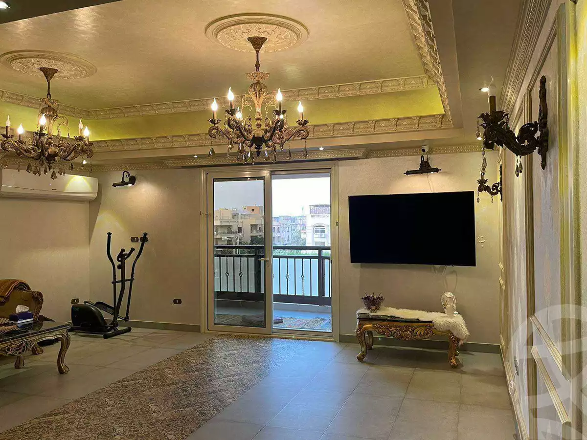 https://aqarmap.com.eg/ar/listing/3963370-for-sale-cairo-new-cairo-first-settlement-mhwr-mstfy-kml
