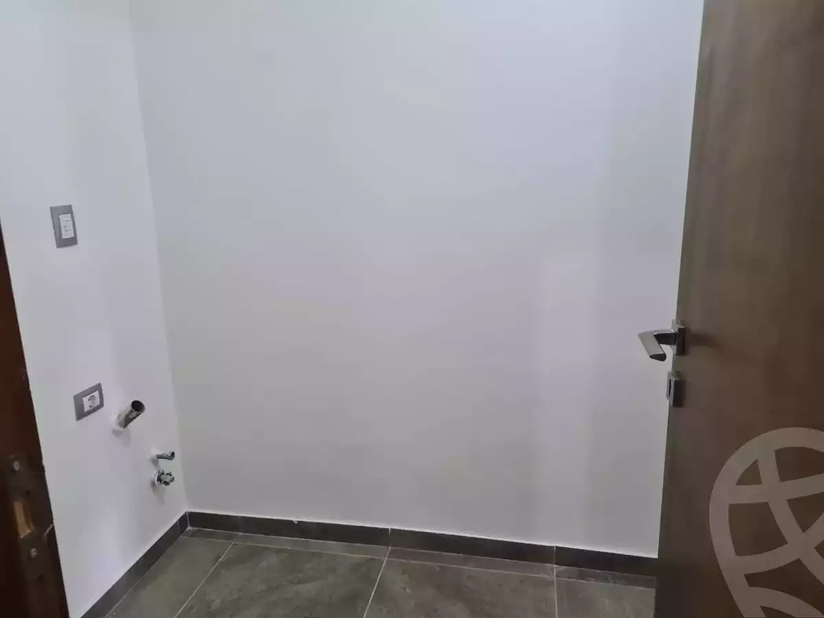 https://aqarmap.com.eg/en/listing/4328401-for-rent-cairo-el-sheikh-zayed-city-compounds-kmbwnd-wyst-twn-swdyk