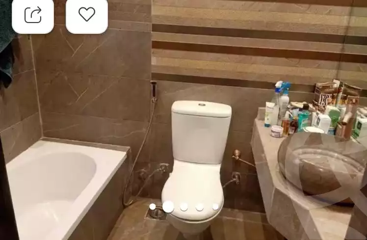 https://aqarmap.com.eg/ar/listing/3975365-for-sale-cairo-el-sheikh-zayed-city-compounds-in-sheikh-zayed-royal-meadows