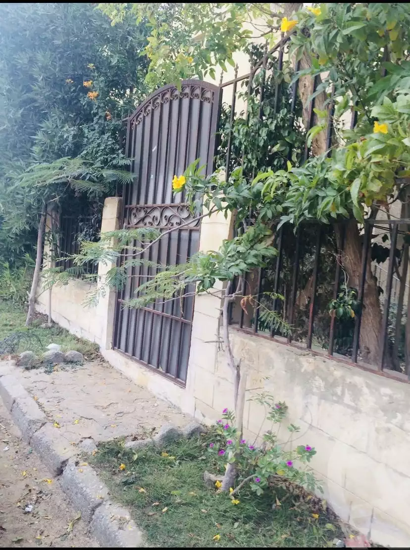 https://aqarmap.com.eg/en/listing/3984679-for-sale-cairo-6th-of-october-hadaeq-october-haram-city-ahmed-refaat-st