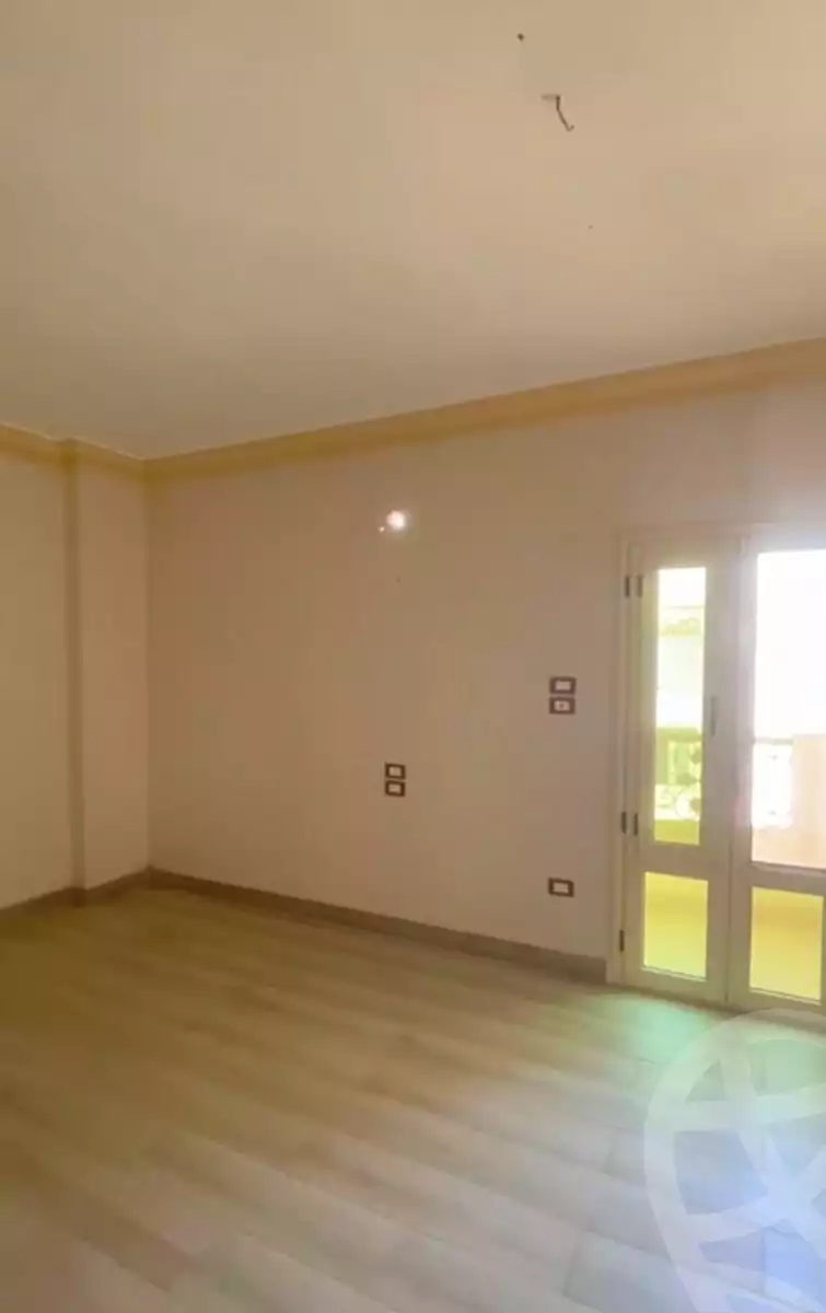 https://aqarmap.com.eg/ar/listing/3989451-for-sale-cairo-el-sheikh-zayed-city-el-hay-elasher-street-100