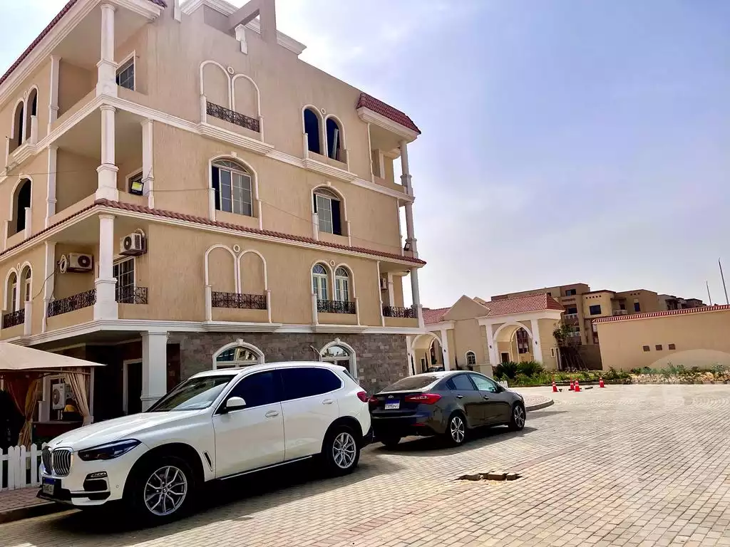 https://aqarmap.com.eg/ar/listing/4031333-for-sale-cairo-6th-of-october-compounds-bhy