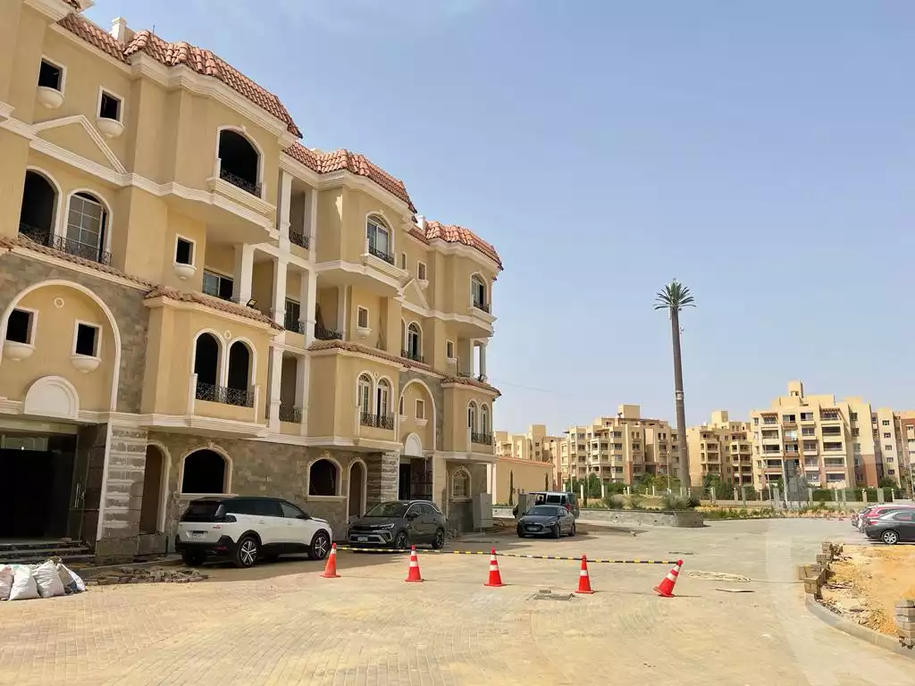 https://aqarmap.com.eg/ar/listing/4031333-for-sale-cairo-6th-of-october-compounds-bhy