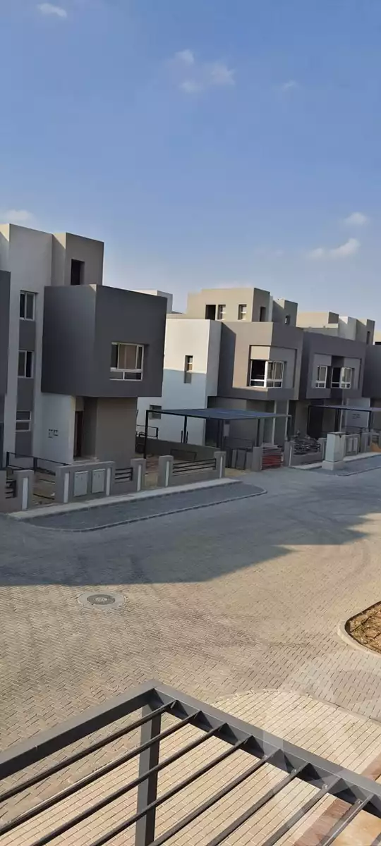 https://aqarmap.com.eg/en/listing/4034768-for-sale-cairo-el-sheikh-zayed-city-compounds-in-sheikh-zayed-etapa