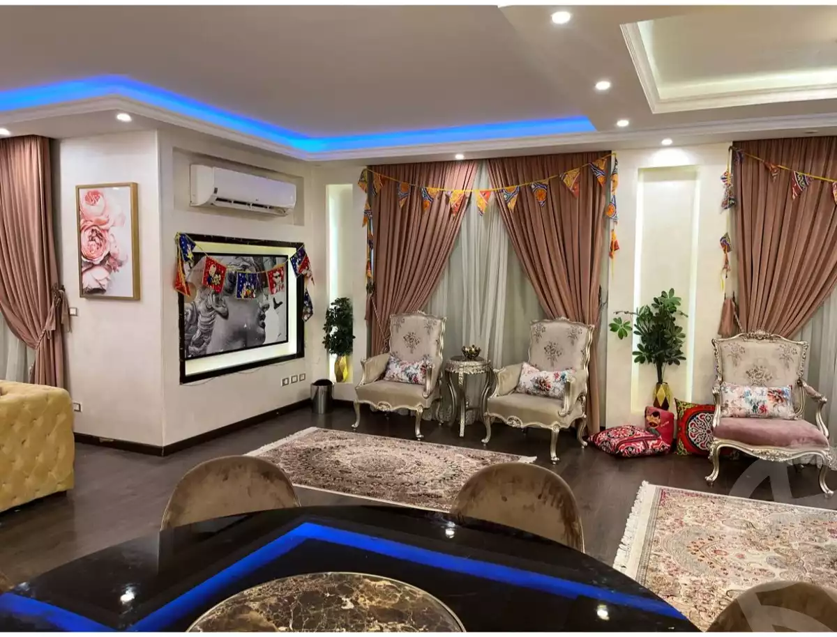 https://aqarmap.com.eg/en/listing/4035493-for-sale-cairo-el-sheikh-zayed-city-compounds-greens