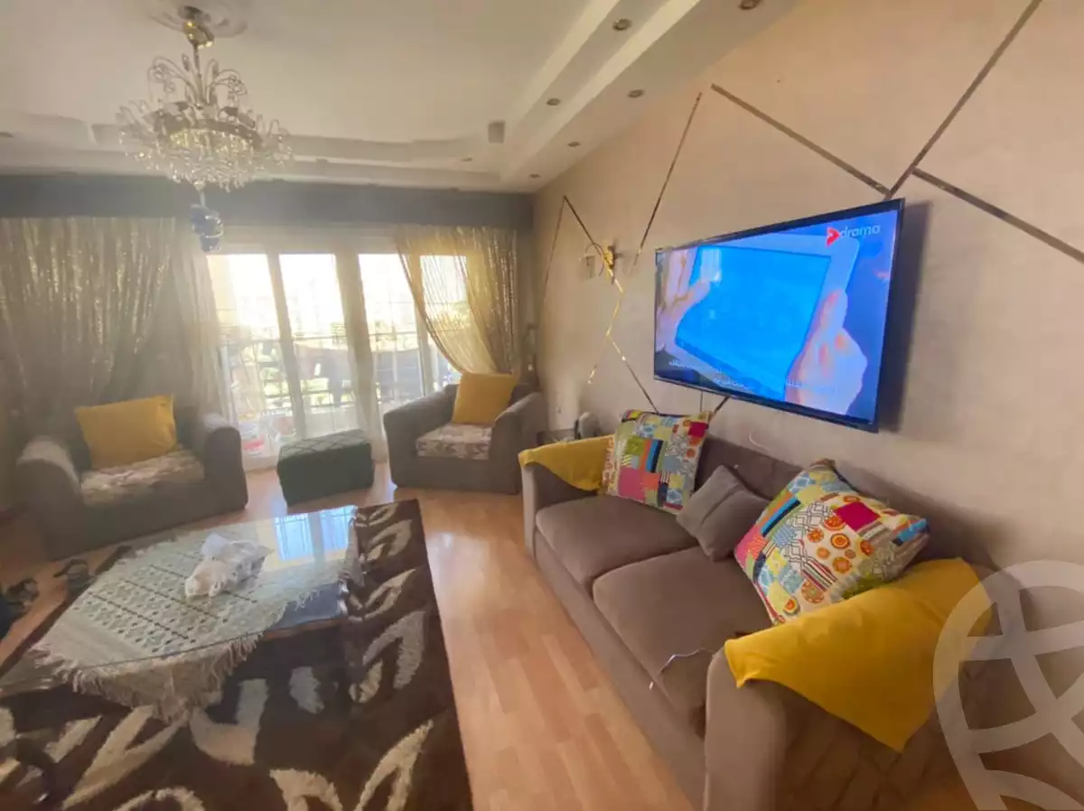 https://aqarmap.com.eg/en/listing/4040287-for-sale-cairo-el-sheikh-zayed-city-compounds-in-sheikh-zayed-zayed-2000
