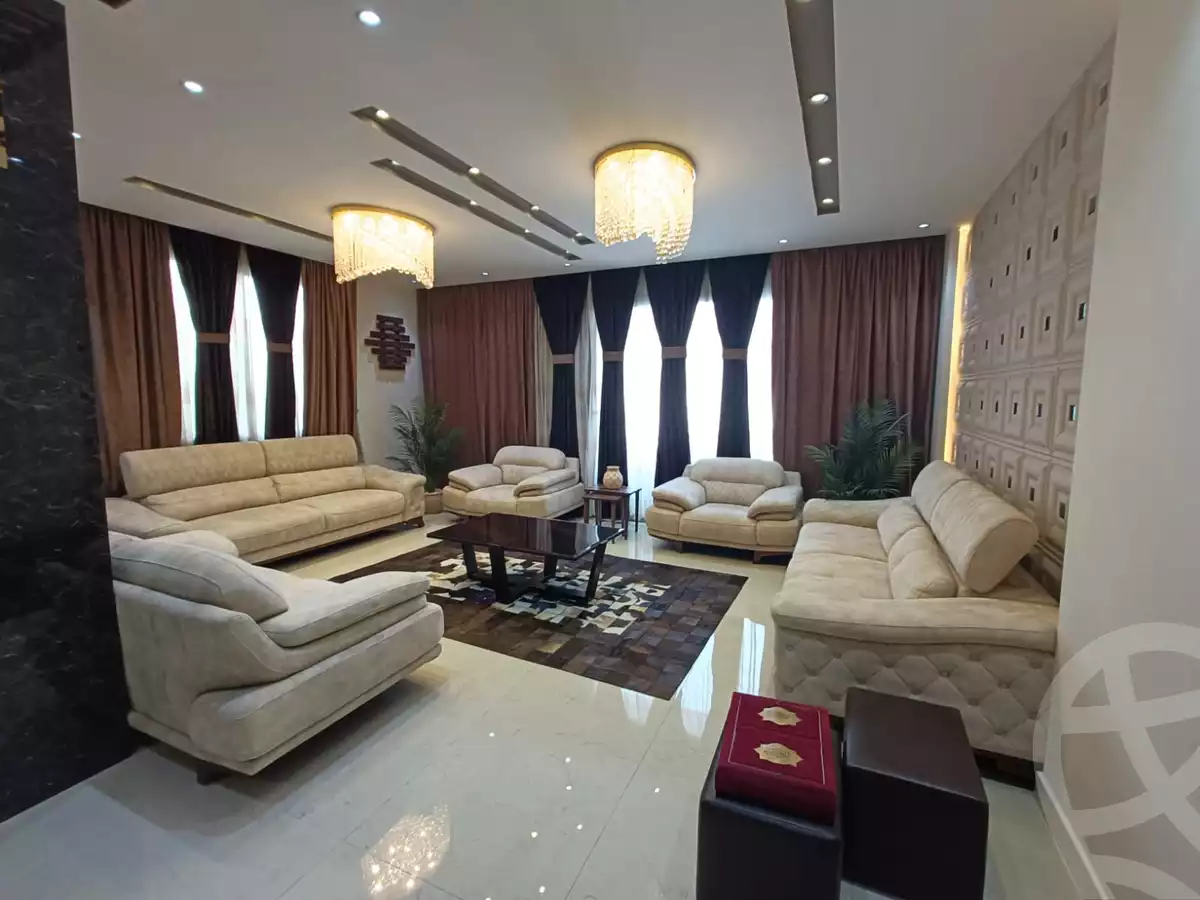 https://aqarmap.com.eg/ar/listing/4045181-for-sale-cairo-6th-of-october-compounds-cleopatra-square