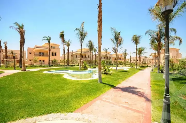 https://aqarmap.com.eg/en/listing/4046104-for-sale-cairo-el-sheikh-zayed-city-compounds-greens