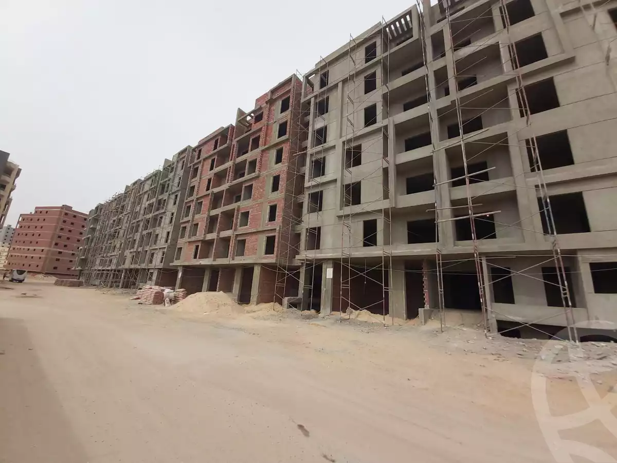 https://aqarmap.com.eg/en/listing/4051606-for-sale-cairo-ismailia-desert-road-golden-park