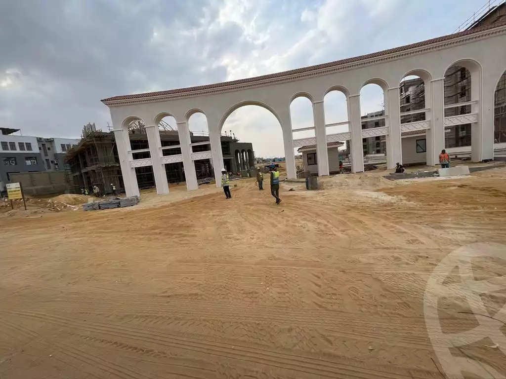 https://aqarmap.com.eg/en/listing/4054409-for-sale-cairo-el-sheikh-zayed-city-compounds-kmbwnd-fyldj-wyst-dr-llttwyr