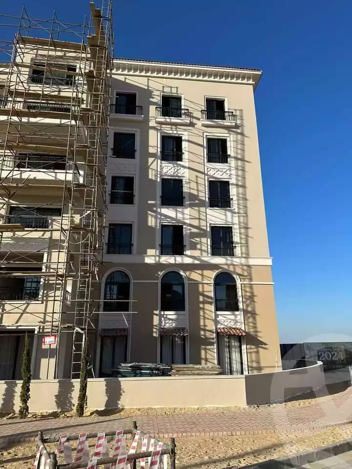 https://aqarmap.com.eg/en/listing/4065502-for-sale-cairo-el-sheikh-zayed-city-compounds-kmbwnd-fyldj-wyst-dr-llttwyr