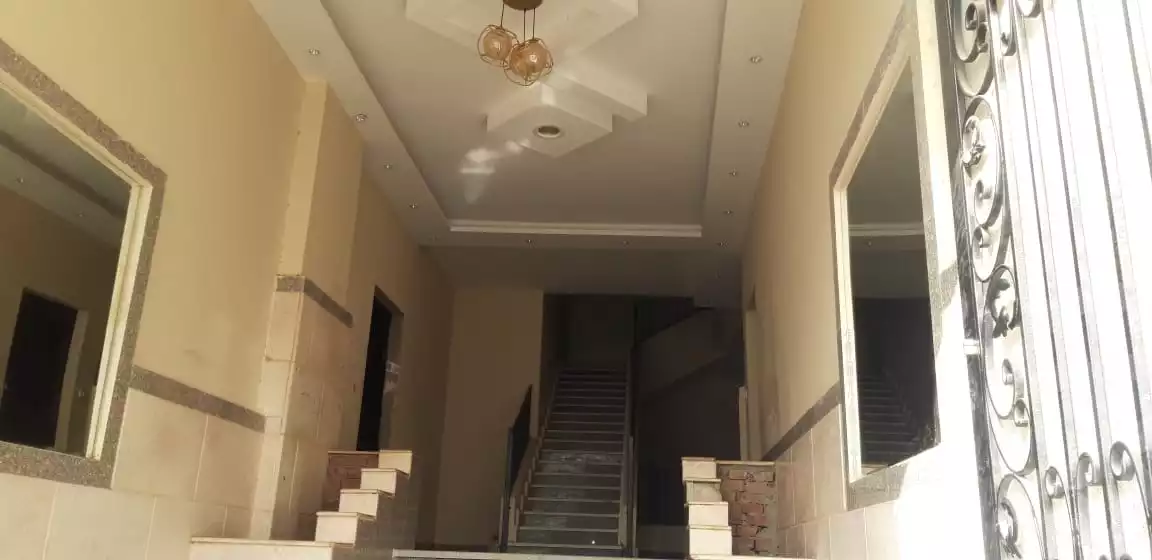 https://aqarmap.com.eg/ar/listing/4065702-for-sale-cairo-el-shorouk-lhy-lwl-shrq-neighborhood-1