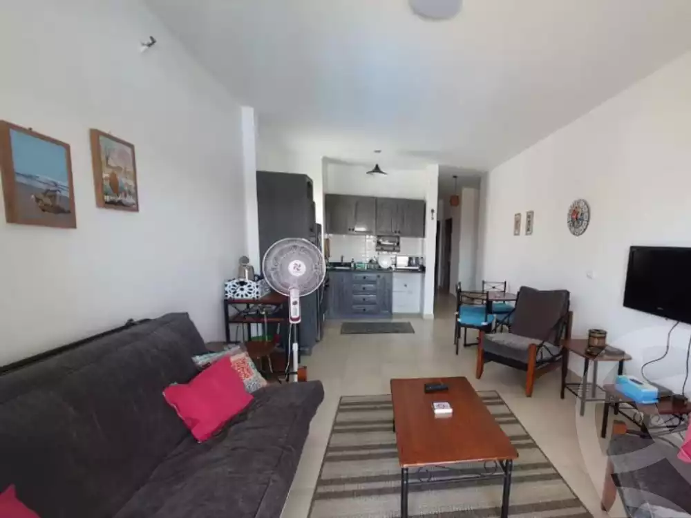 https://aqarmap.com.eg/en/listing/4043629-for-rent-amwaj-1