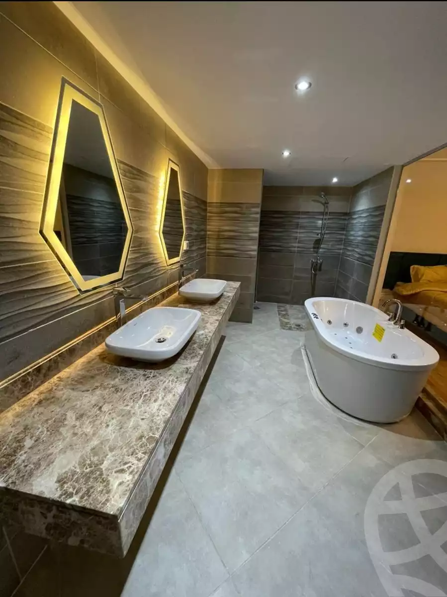 https://aqarmap.com.eg/ar/listing/4068827-for-rent-cairo-6th-of-october-compounds-wyst-rydj-ryzydns-nyw-jyz-llttwyr-l-qry