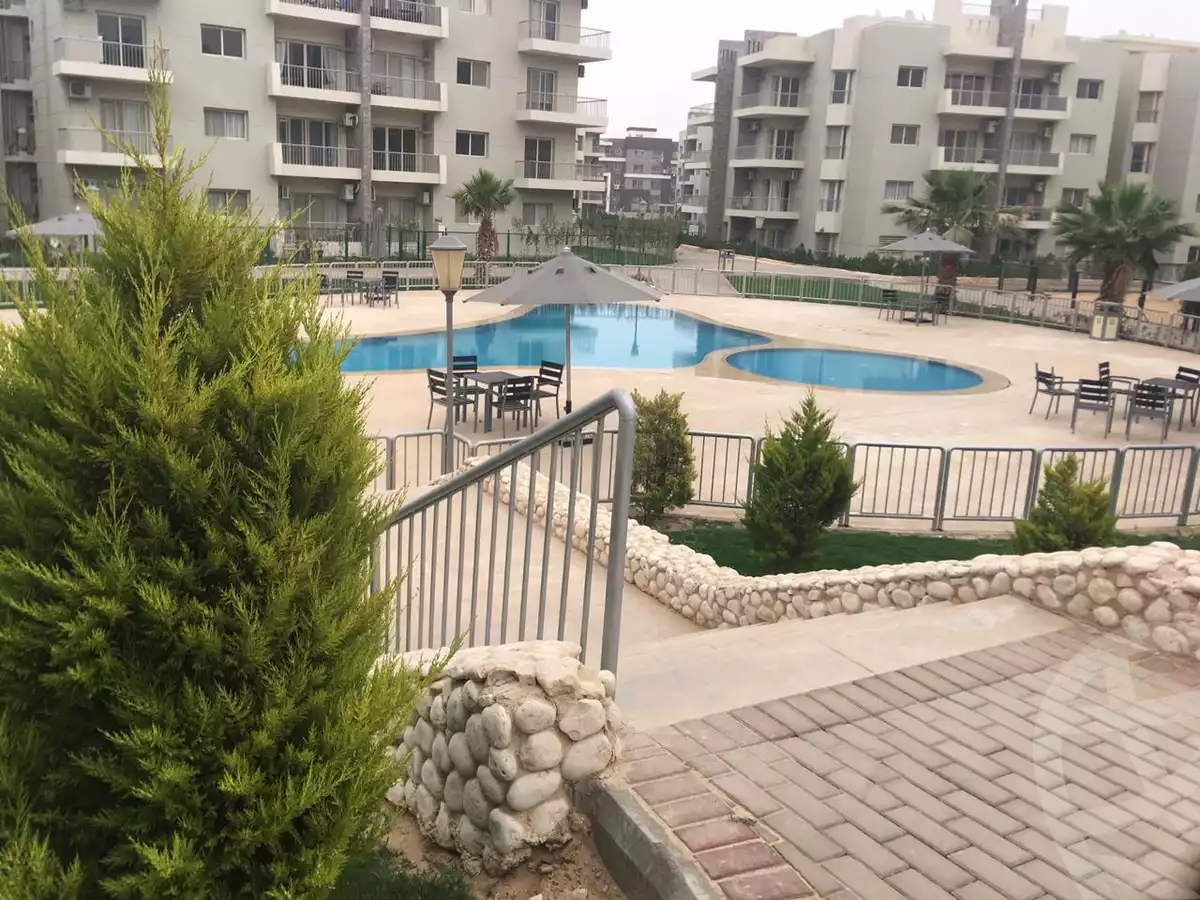 https://aqarmap.com.eg/ar/listing/4072894-for-sale-cairo-el-sheikh-zayed-city-compounds-dh-drys