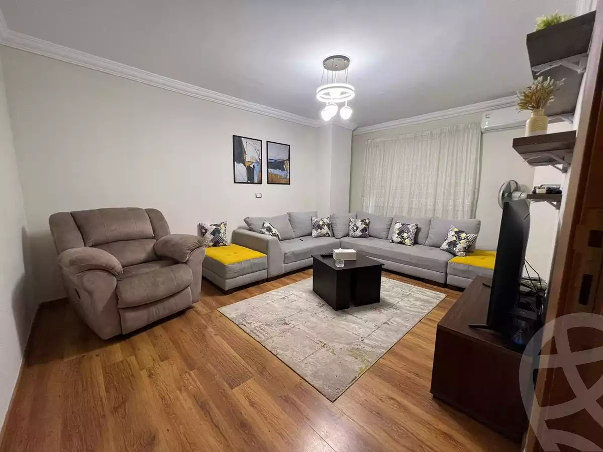 https://aqarmap.com.eg/en/listing/4079505-for-sale-cairo-new-cairo-compounds-jyd