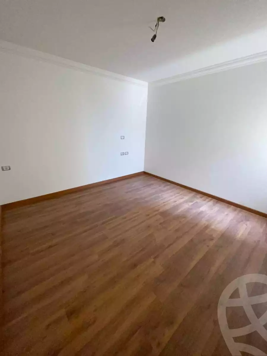 https://aqarmap.com.eg/en/listing/4087313-for-sale-cairo-new-cairo-compounds-jyd