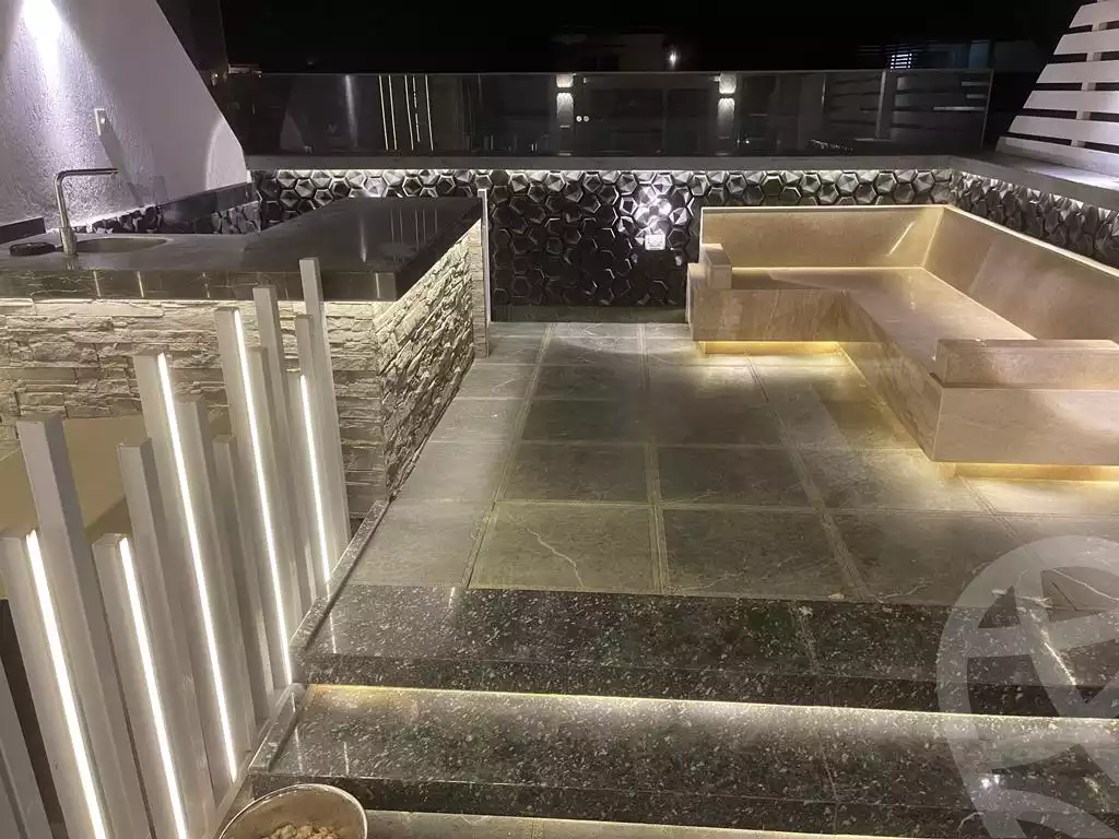 https://aqarmap.com.eg/en/listing/4087431-for-sale-cairo-new-cairo-compounds-mountain-view-hyde-park