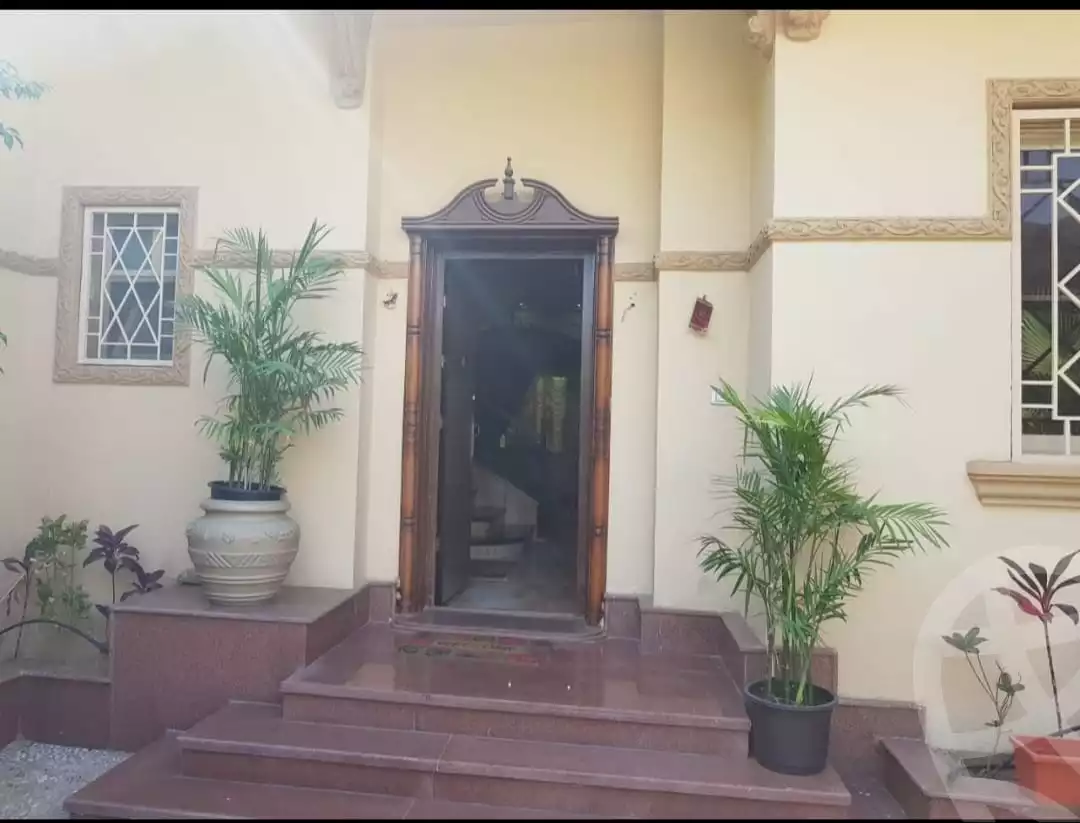 https://aqarmap.com.eg/ar/listing/4094210-for-sale-cairo-new-cairo-compounds-moon-valley