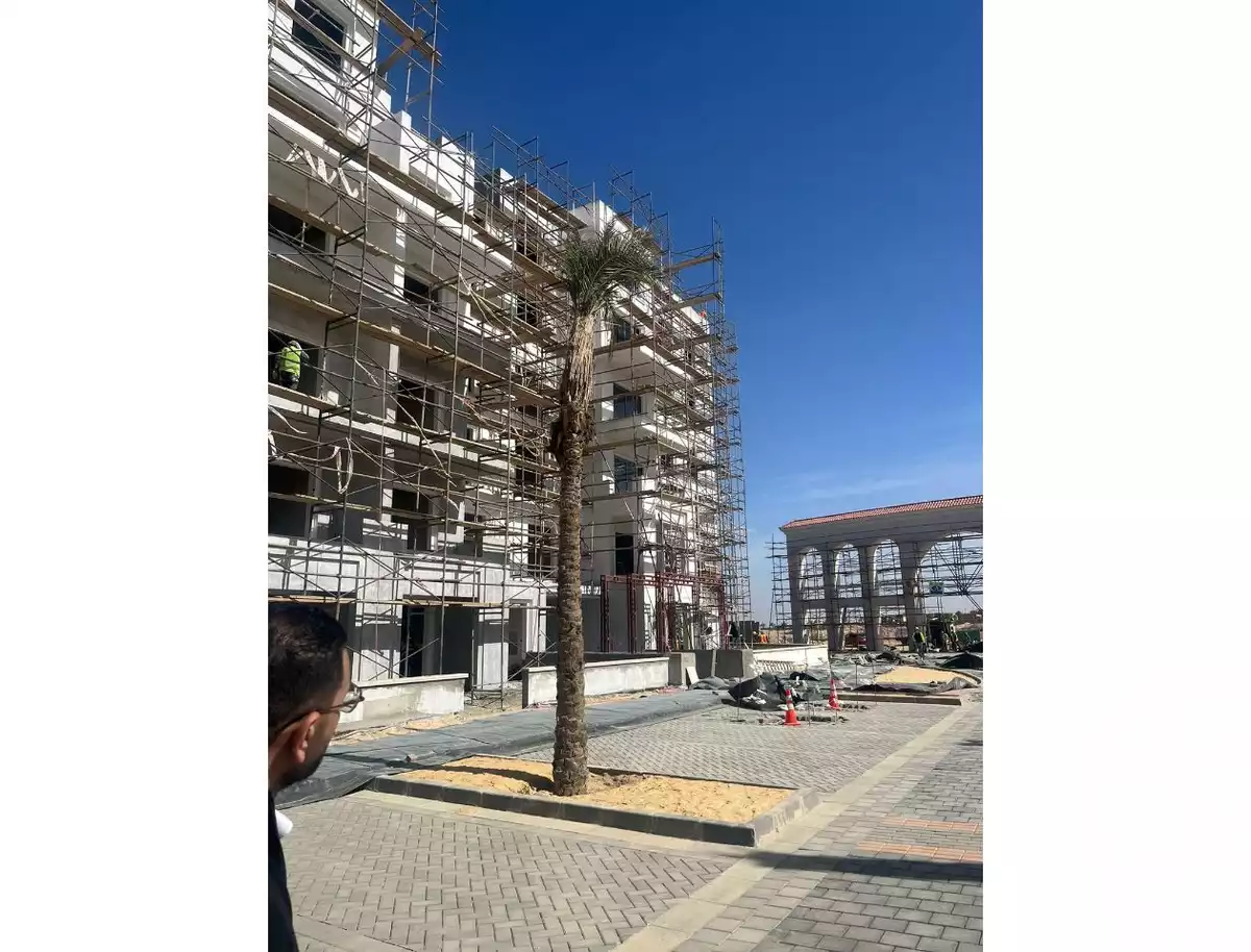 https://aqarmap.com.eg/en/listing/4107037-for-sale-cairo-el-sheikh-zayed-city-compounds-kmbwnd-fyldj-wyst-dr-llttwyr