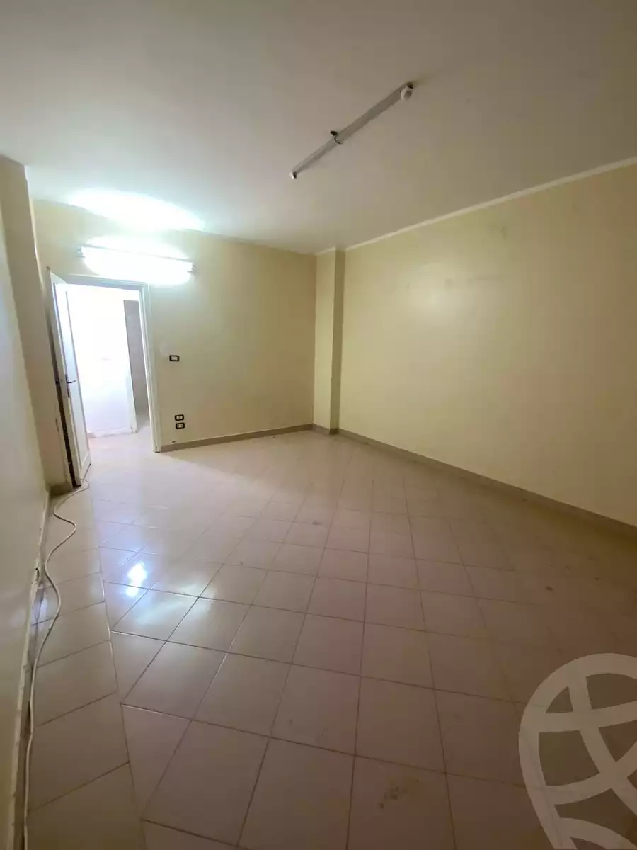 https://aqarmap.com.eg/ar/listing/4112466-for-rent-cairo-6th-of-october-lhsry