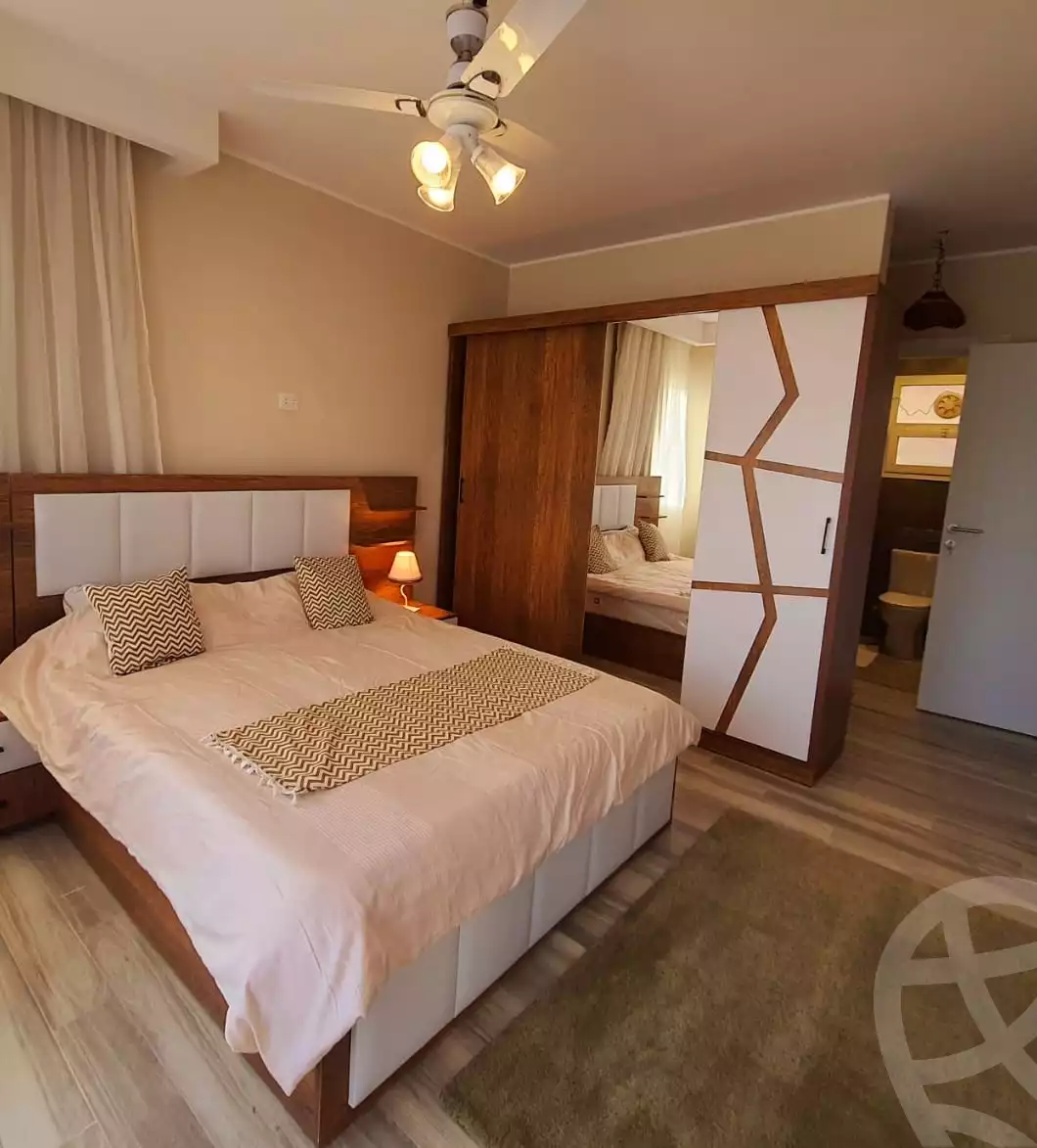 https://aqarmap.com.eg/ar/listing/4115437-for-rent-cairo-6th-of-october-compound-october-plaza