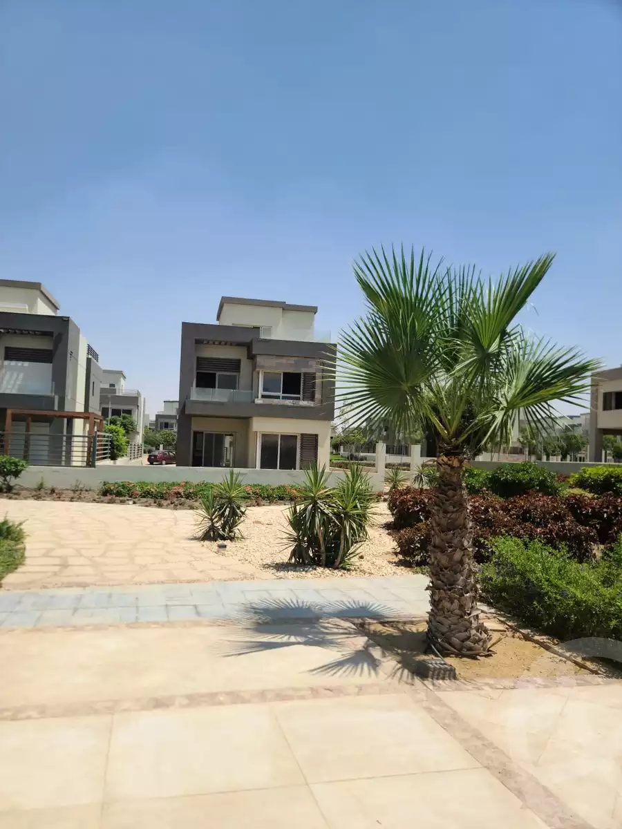 https://aqarmap.com.eg/en/listing/4115610-for-sale-cairo-new-cairo-compounds-mountain-view-hyde-park