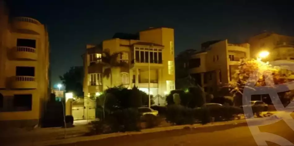 https://aqarmap.com.eg/ar/listing/4121111-for-sale-cairo-new-cairo-ltjm-lkhms-el-ahyaa-second-neighborhood-street-66