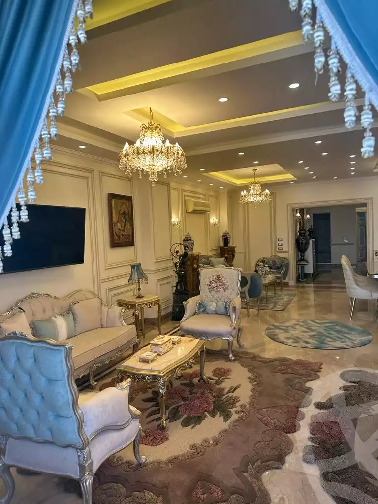 https://aqarmap.com.eg/en/listing/4128462-for-sale-alexandria-kafr-abdo-sant-square-st