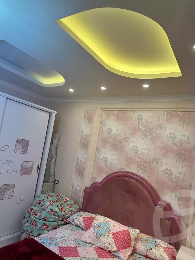 https://aqarmap.com.eg/en/listing/4128462-for-sale-alexandria-kafr-abdo-sant-square-st