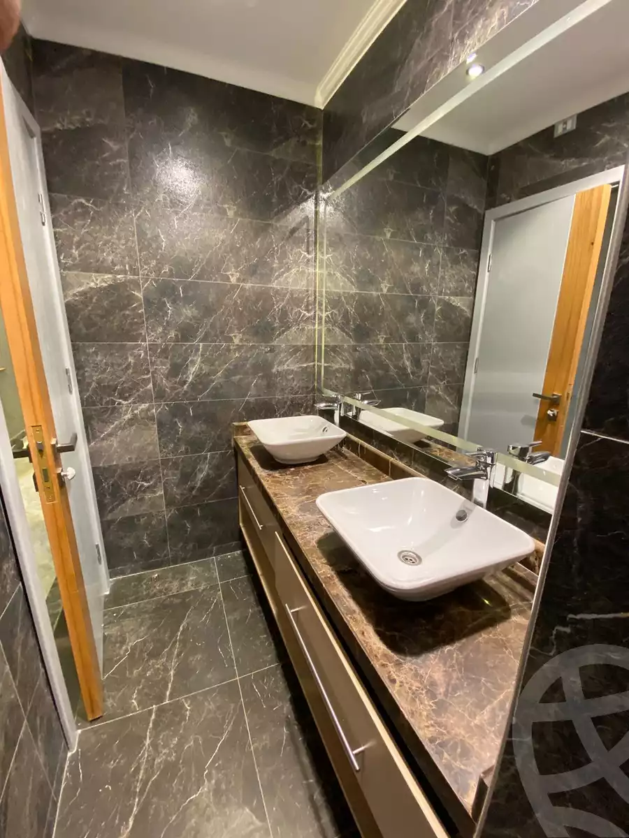 https://aqarmap.com.eg/en/listing/4131536-for-sale-cairo-new-cairo-compounds-lakeview-residence