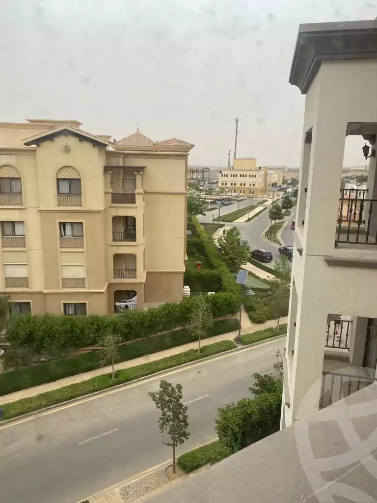 https://aqarmap.com.eg/en/listing/4141665-for-sale-cairo-new-cairo-compounds-galleria-moon-valley