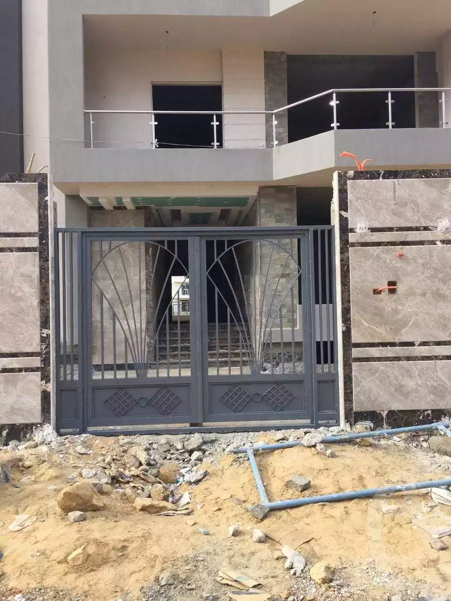 https://aqarmap.com.eg/en/listing/4146933-for-sale-cairo-new-administrative-capital-r7-castle-landmark