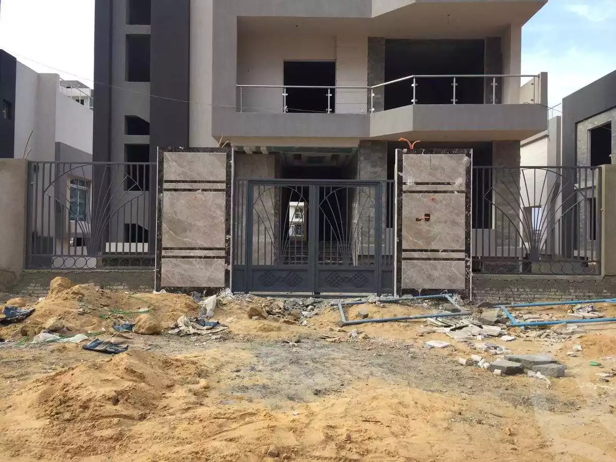 https://aqarmap.com.eg/en/listing/4146933-for-sale-cairo-new-administrative-capital-r7-castle-landmark