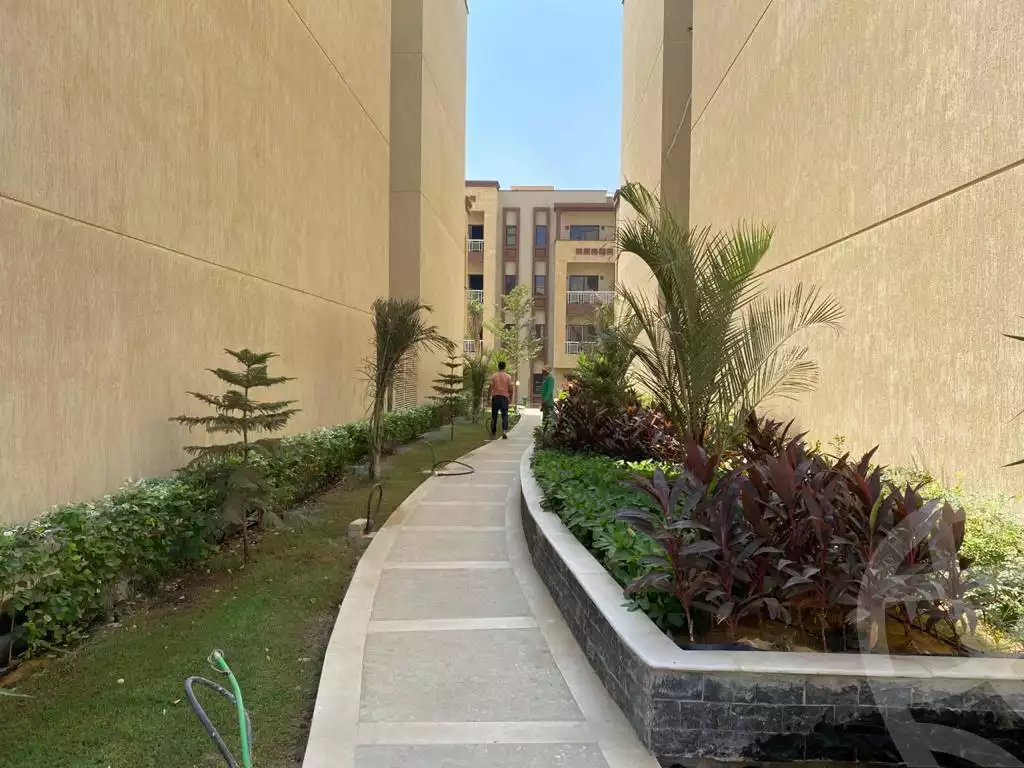 https://aqarmap.com.eg/en/listing/4155420-for-sale-cairo-6th-of-october-compound-green-5