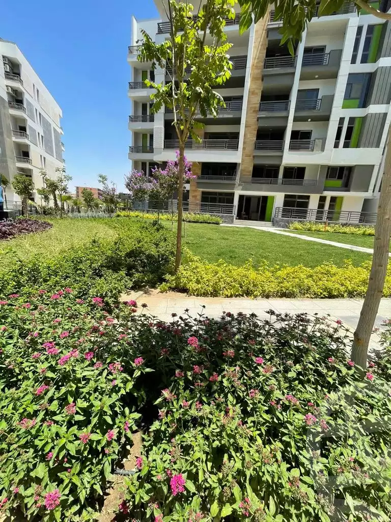 https://aqarmap.com.eg/ar/listing/4155453-for-sale-cairo-new-cairo-compounds-dh-ykwn-ryzdns-styl-hwm