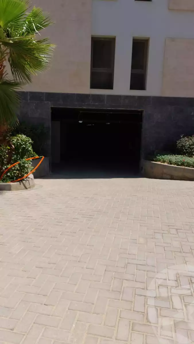 https://aqarmap.com.eg/ar/listing/4157519-for-sale-cairo-new-cairo-compounds-dh-ykwn-ryzdns-styl-hwm