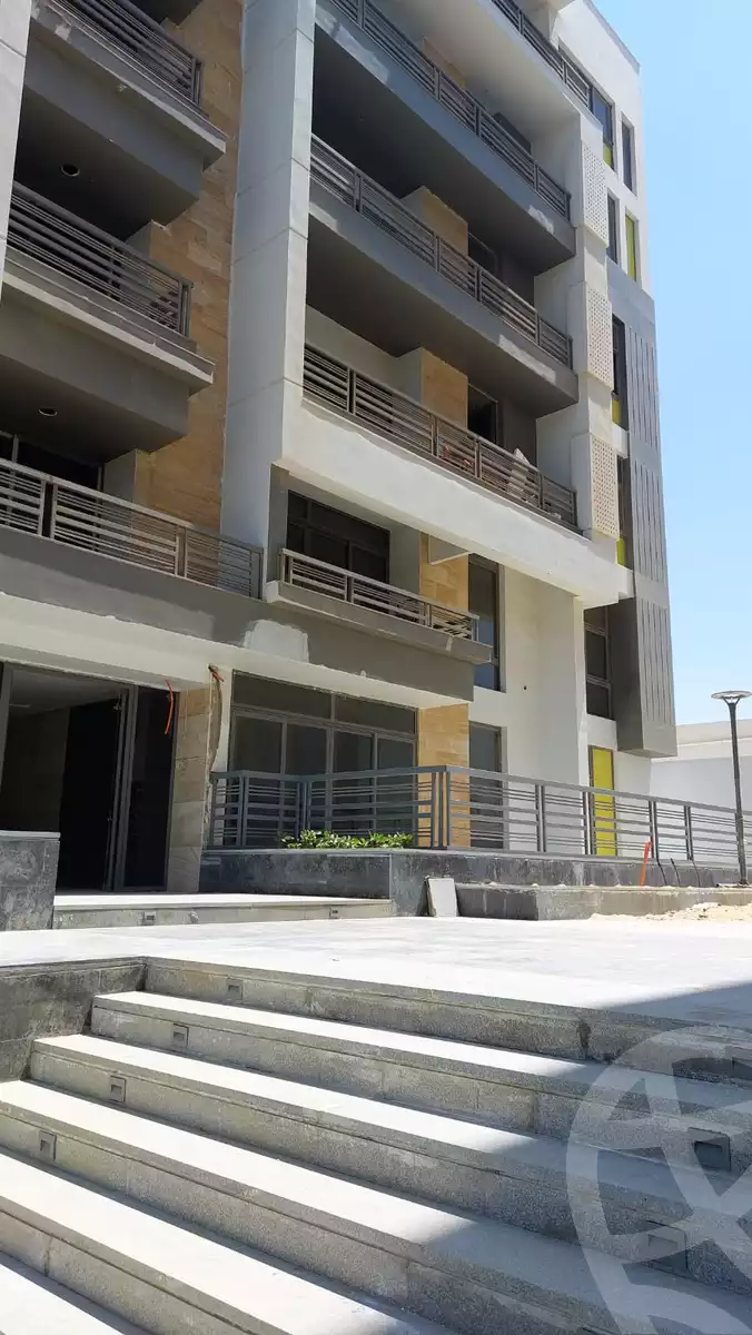 https://aqarmap.com.eg/ar/listing/4157519-for-sale-cairo-new-cairo-compounds-dh-ykwn-ryzdns-styl-hwm