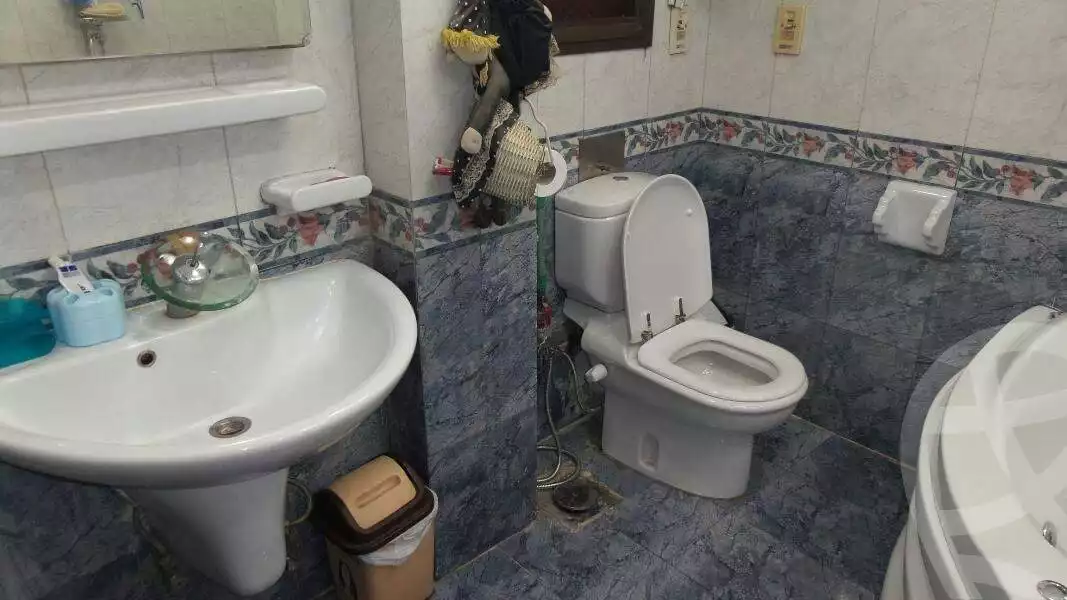 https://aqarmap.com.eg/ar/listing/4162198-for-sale-cairo-el-mohandesen-shareaa-ahmed-orabi