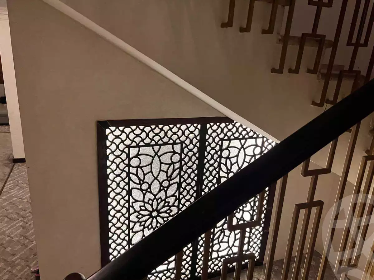 https://aqarmap.com.eg/ar/listing/4167035-for-sale-cairo-el-sheikh-zayed-city-compounds-in-sheikh-zayed-royal-city