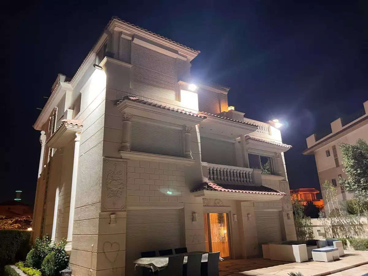 https://aqarmap.com.eg/ar/listing/4167035-for-sale-cairo-el-sheikh-zayed-city-compounds-in-sheikh-zayed-royal-city