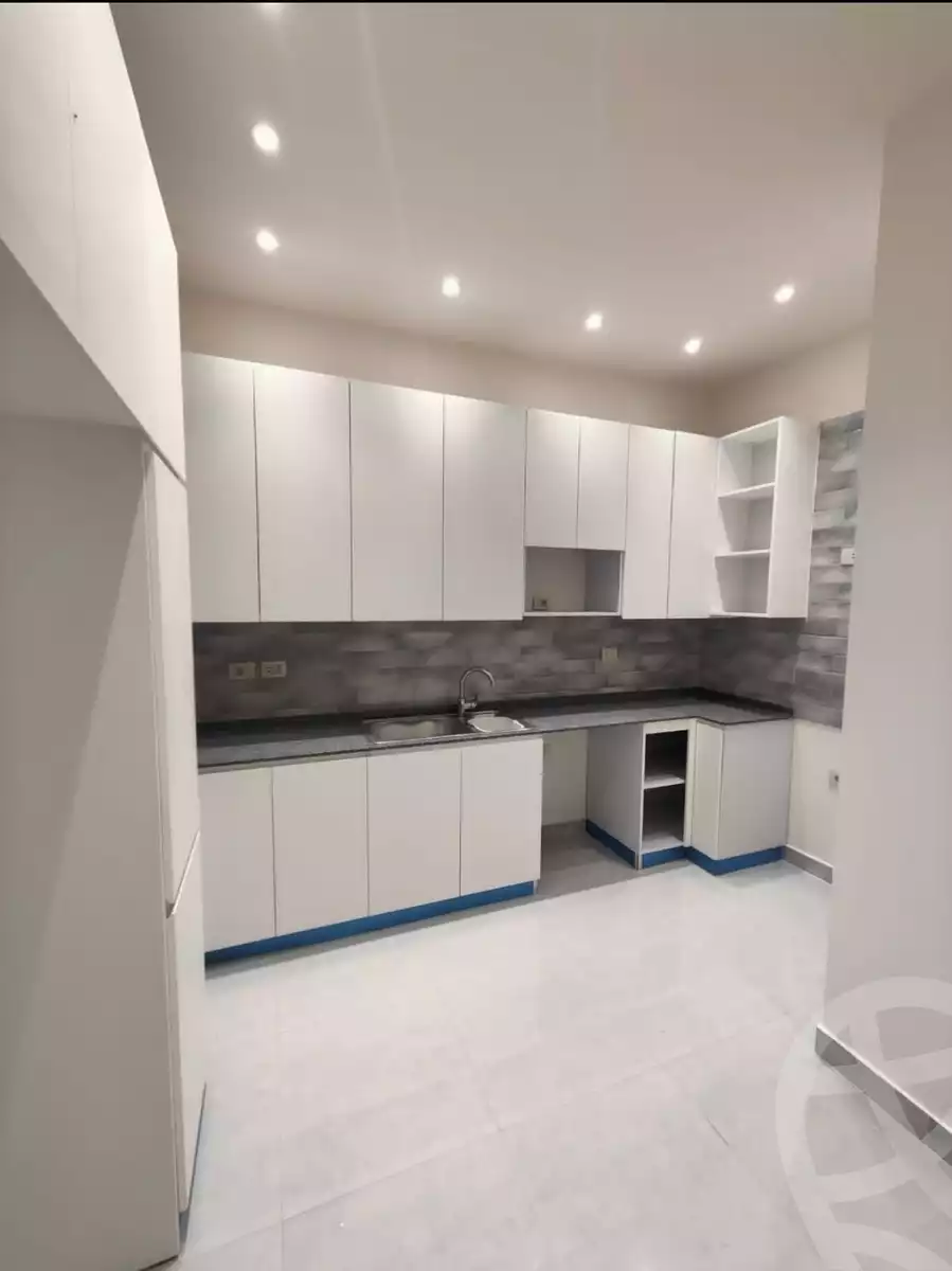 https://aqarmap.com.eg/en/listing/4166674-for-rent-crown-central-palm-hills