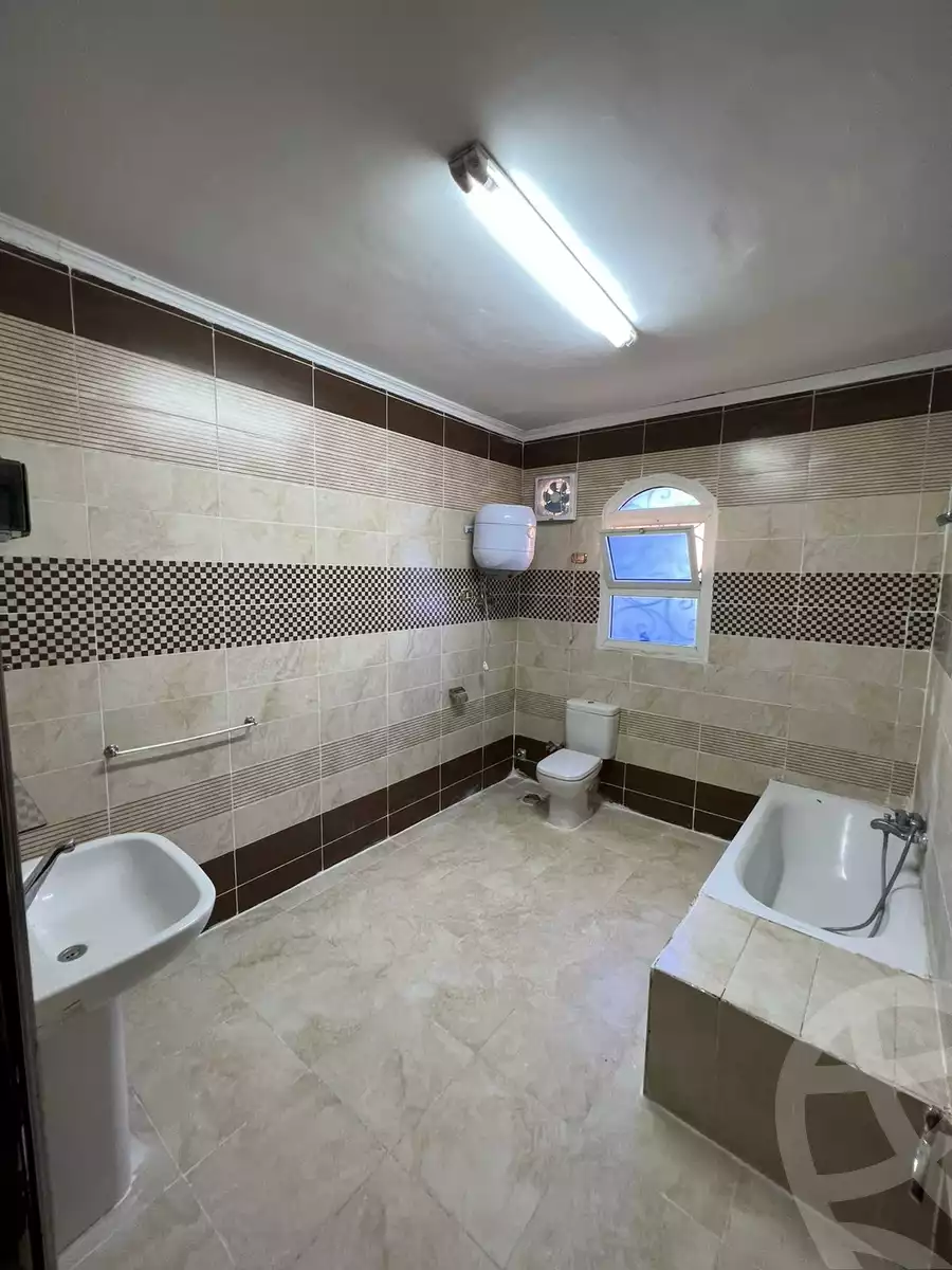 https://aqarmap.com.eg/ar/listing/4176820-for-sale-cairo-el-shorouk-lhy-lthny-grb-neighbourhood-2a-shagaret-al-dor-st