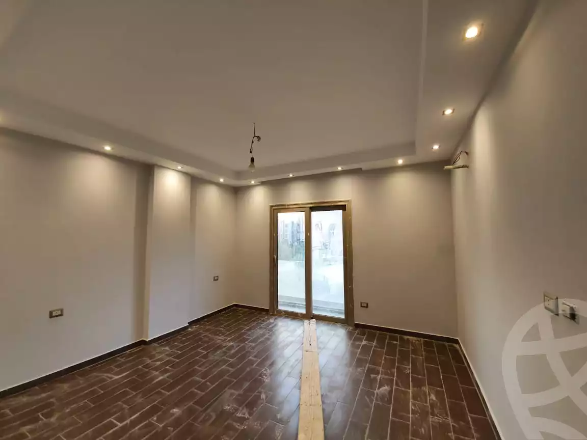 https://aqarmap.com.eg/ar/listing/4181213-for-rent-cairo-new-cairo-compounds-moon-valley