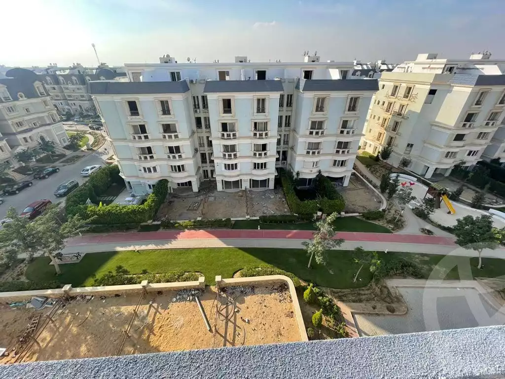 https://aqarmap.com.eg/en/listing/4187849-for-sale-cairo-new-cairo-compounds-mountain-view-hyde-park