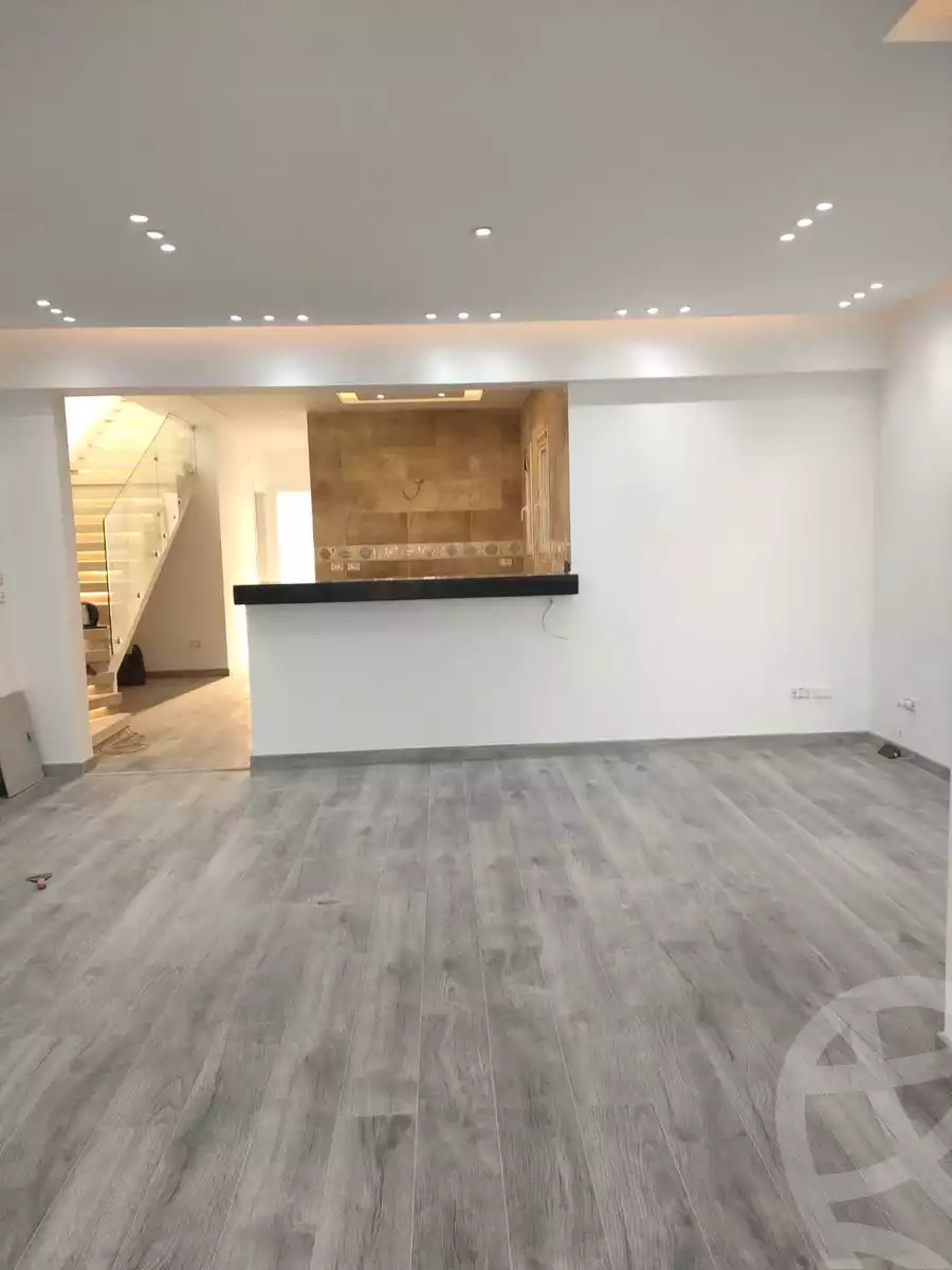 https://aqarmap.com.eg/en/listing/4200199-for-rent-cairo-new-cairo-compounds-mountain-view-hyde-park