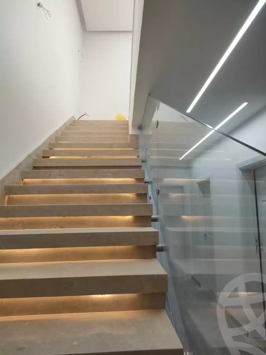 https://aqarmap.com.eg/en/listing/4200199-for-rent-cairo-new-cairo-compounds-mountain-view-hyde-park